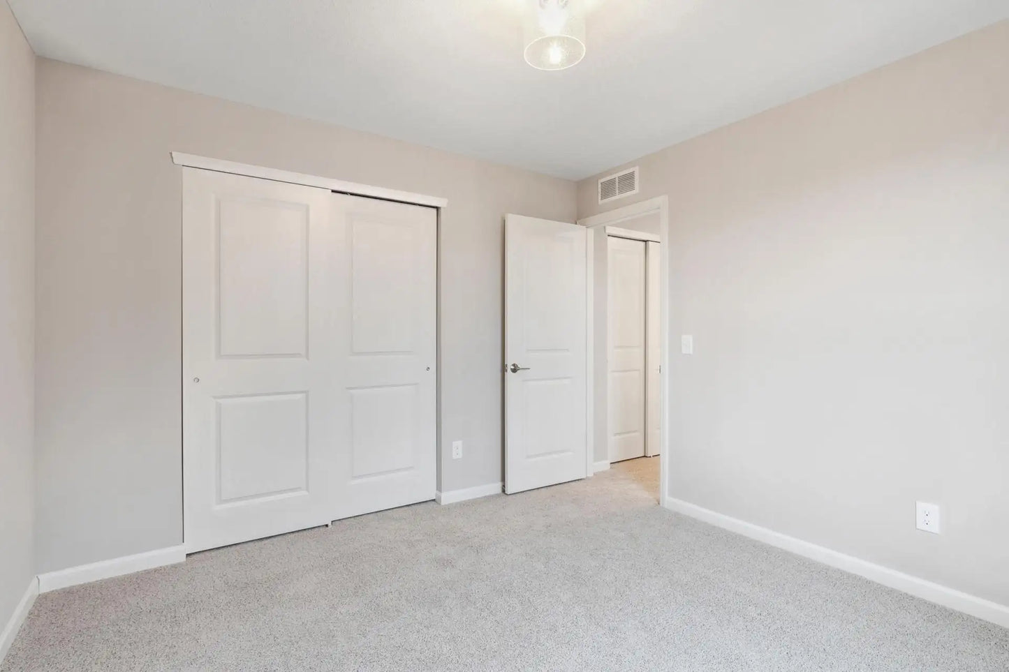 12722 Kinghorn Lane, Rogers, MN 55374