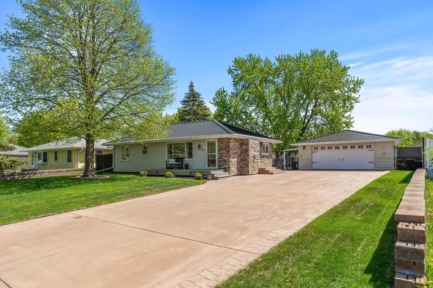 8523 Hinton Avenue, Cottage Grove, MN 55016
