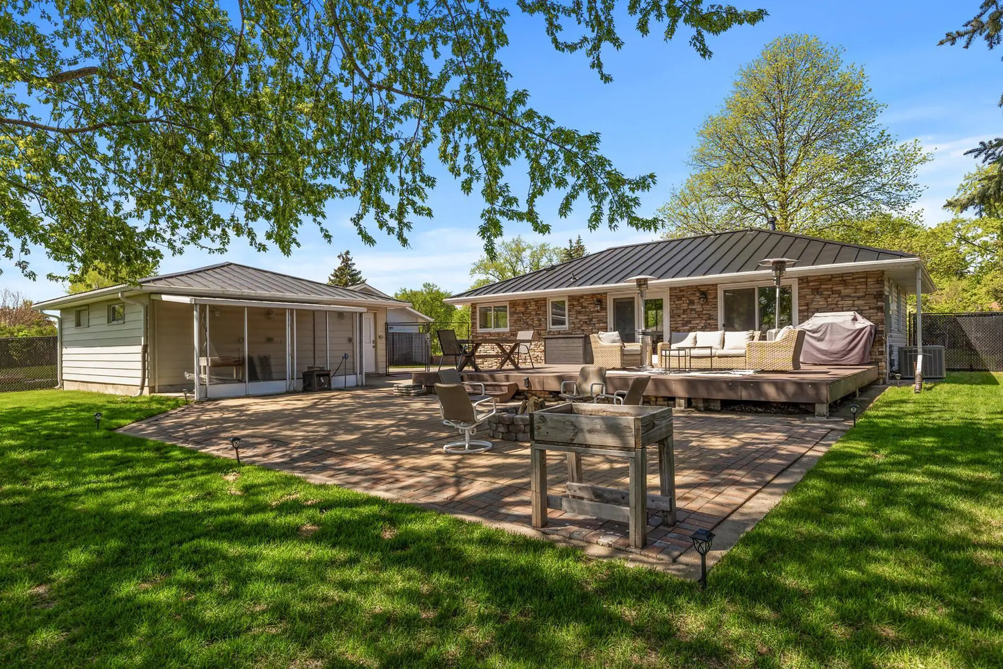8523 Hinton Avenue, Cottage Grove, MN 55016