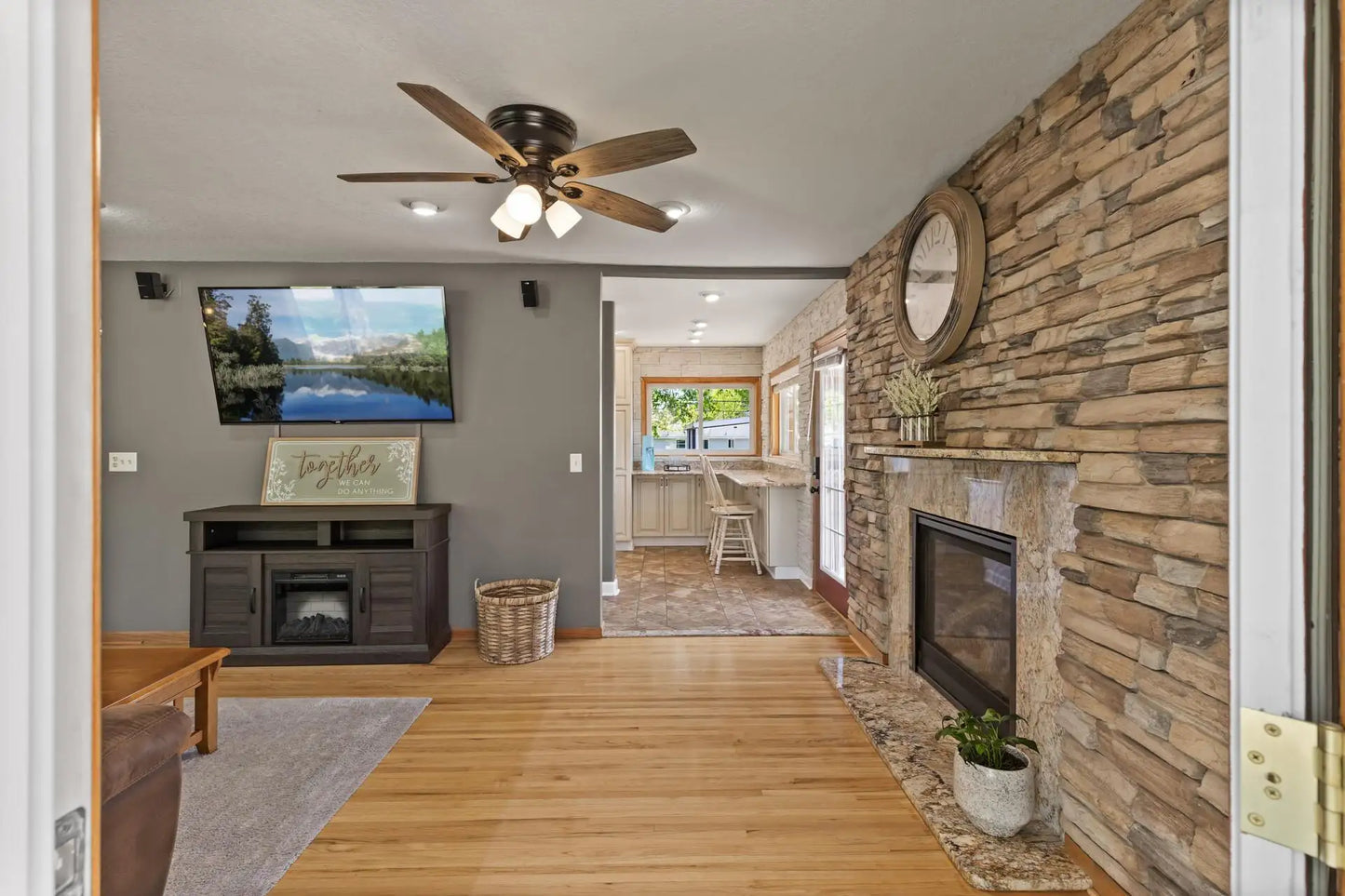 8523 Hinton Avenue, Cottage Grove, MN 55016