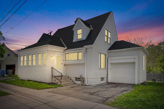 319 Earl Street, Saint Paul, MN 55106
